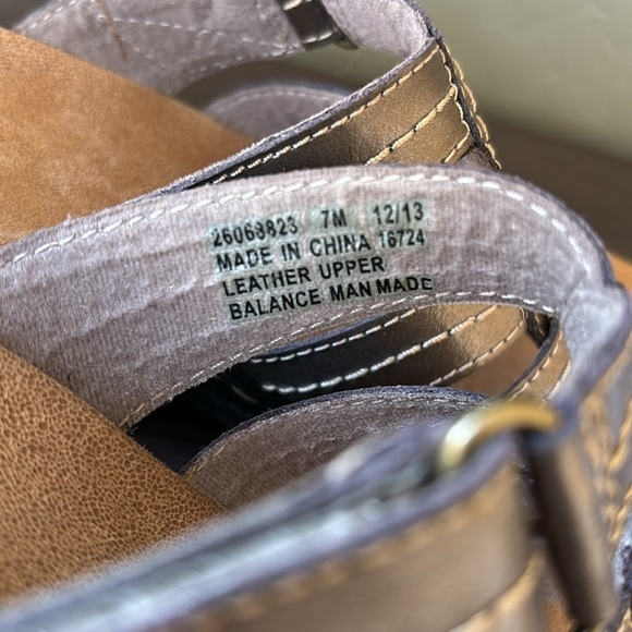 Clarks‎ Lexi Dill Bronze Metallic Leather Slip On Sandal Size 7 - Picture 7 of 8